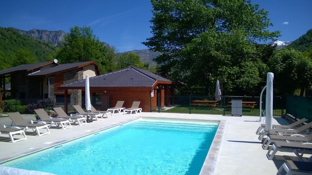 Les Granges De Leo Aston Exterior foto